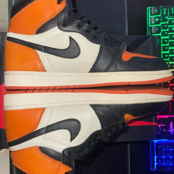 Air Jordan 1 shattered backboards size 9
